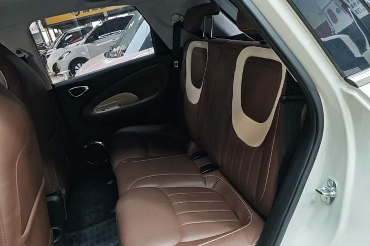 Used Wuling Bingo 2023 333 km Lingxi Connected Version Left Rear Seat