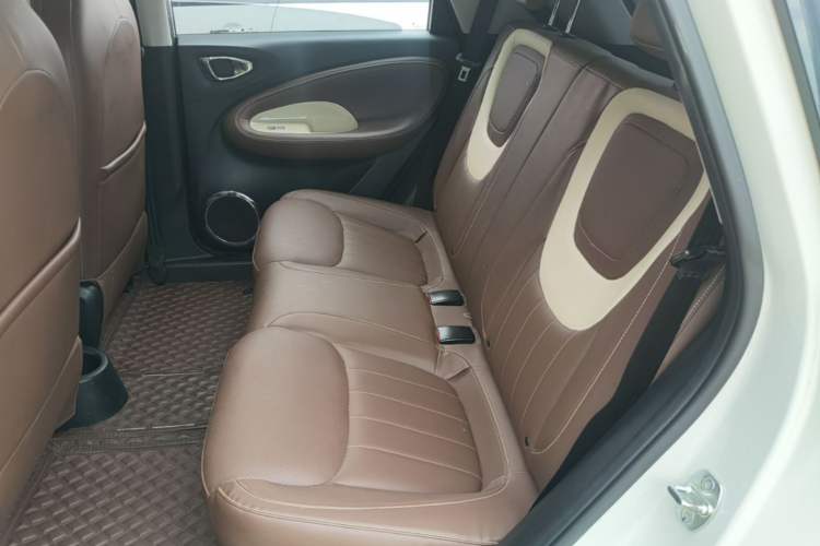 Used Wuling Bingo 2023 333 km Lingxi Connected Version Left Rear Seat