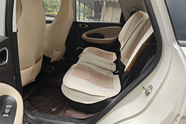Used Wuling Bingo 2023 203km Light Edition Left Rear Seat