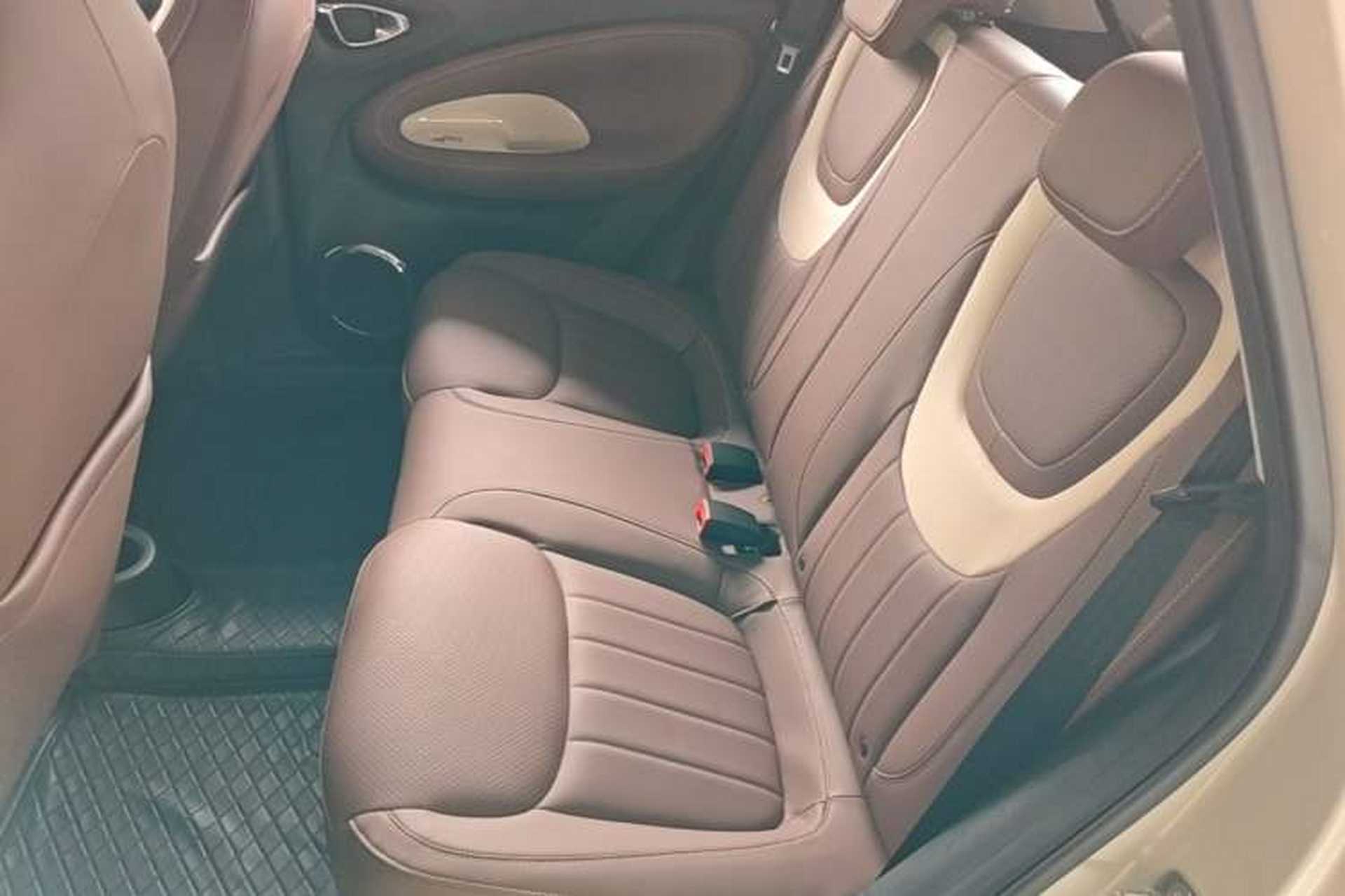 Used Wuling Bingo 2023 333 km Lingxi Connected Version Left Rear Seat