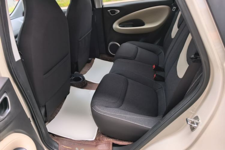 Used Wuling Bingo 2023 203km Light Edition Left Rear Seat