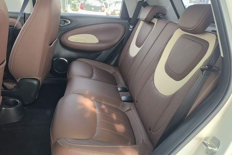 Used Wuling Bingo 2023 333 km Lingxi Connected+ Version Left Rear Seat