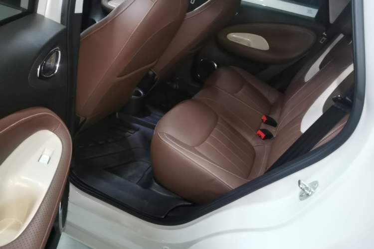 Used Wuling Bingo 2023 333 km Lingxi Connected+ Version Left Rear Seat