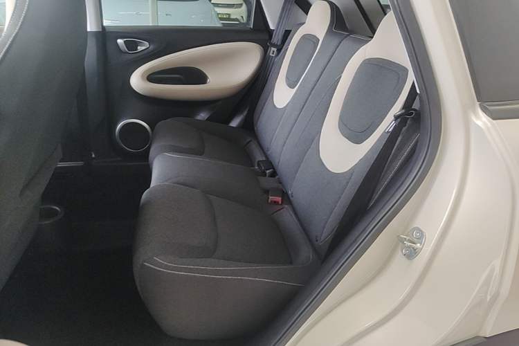 Used Wuling Bingo 2023 203km Light Edition Left Rear Seat