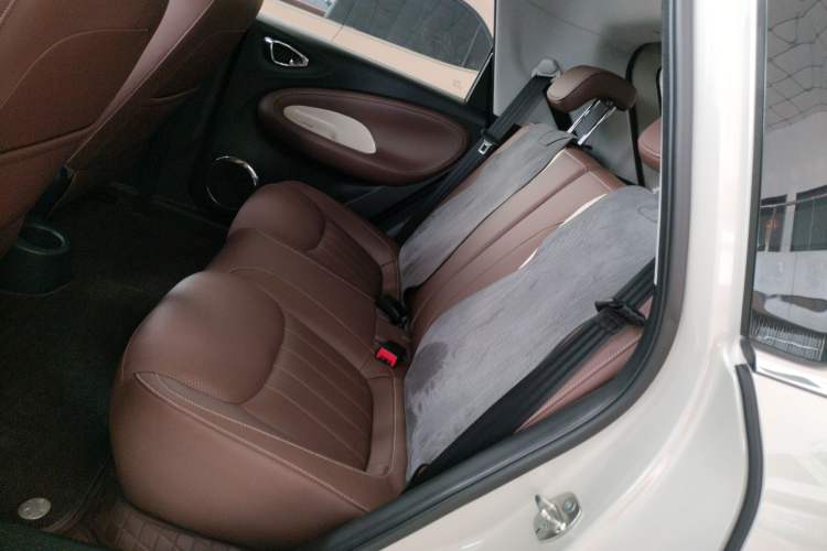 Used Wuling Bingo 2023 333 km Enjoyment Version Left Rear Seat
