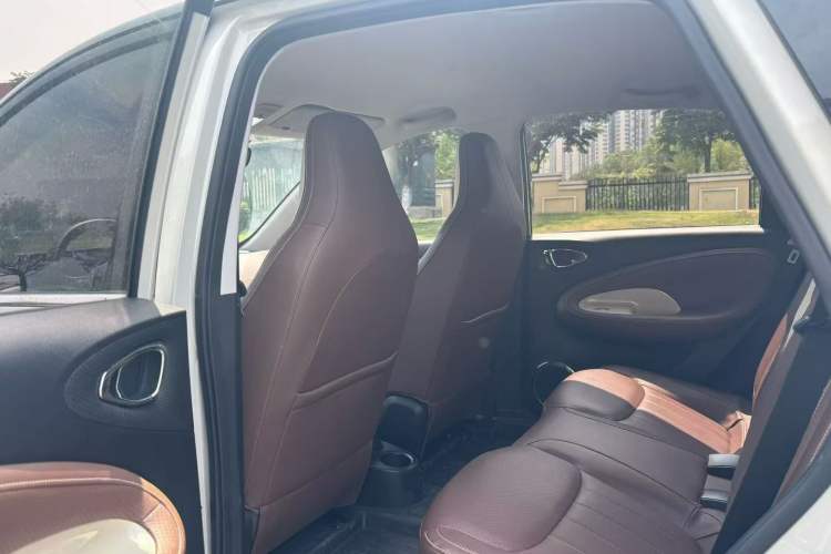 Used Wuling Bingo 2023 333 km Enjoyment Version Left Rear Seat