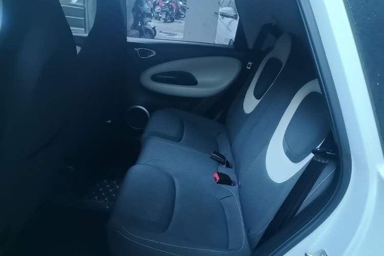 Used Wuling Bingo 2023 333 km Fast-Share Version Left Rear Seat