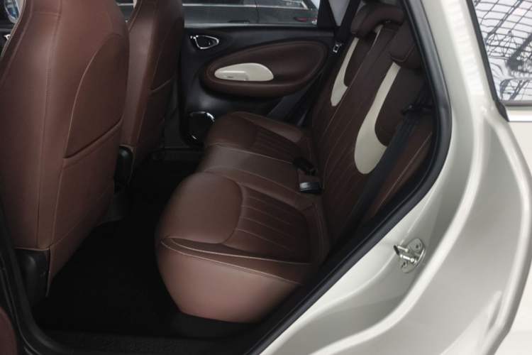 Used Wuling Bingo 2023 333 km Lingxi Connected Version Left Rear Seat