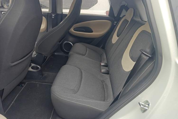 Used Wuling Bingo 2023 203km Light Edition Left Rear Seat