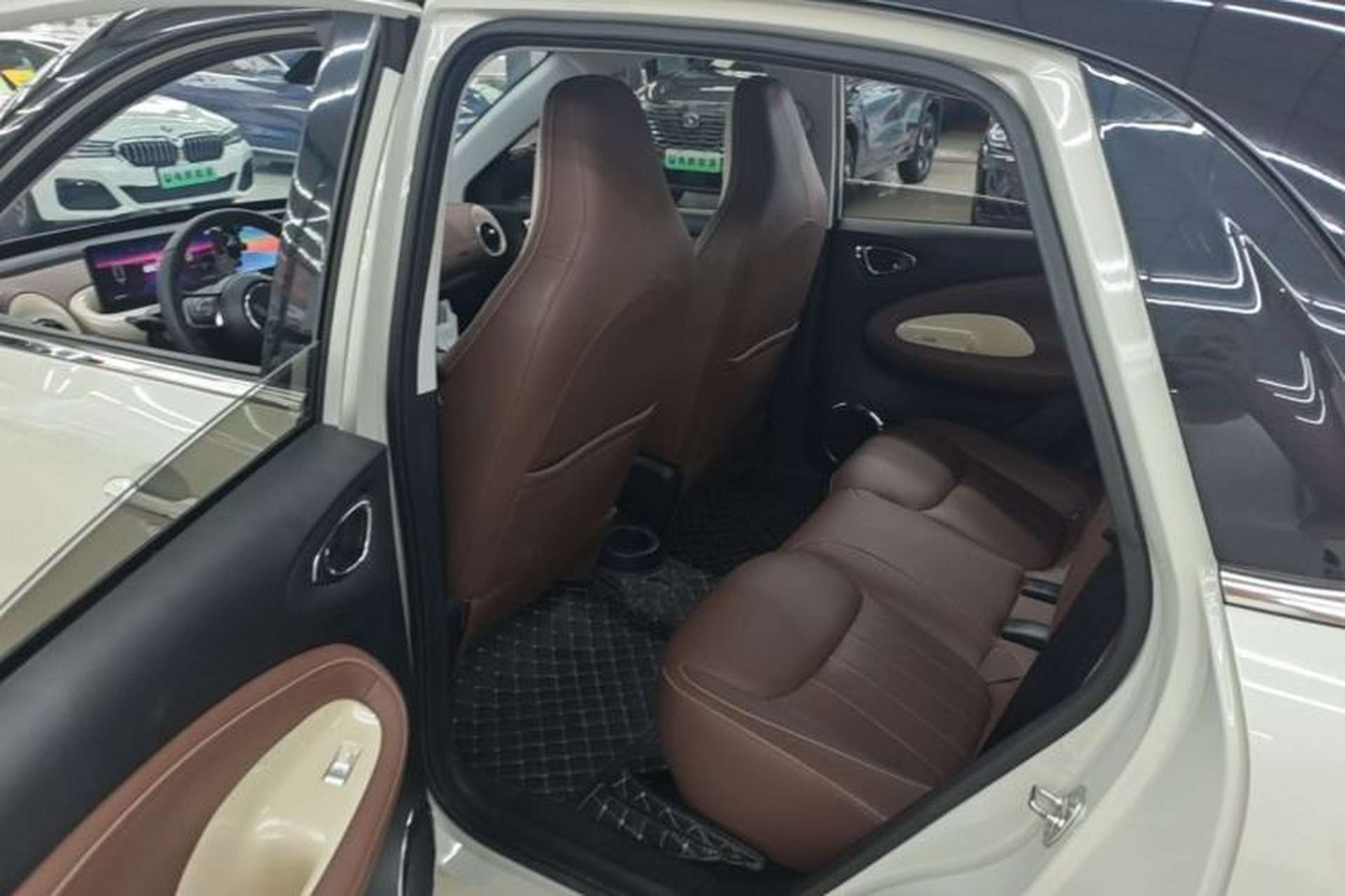 Used Wuling Bingo 2023 333 km Lingxi Connected+ Version Left Rear Seat