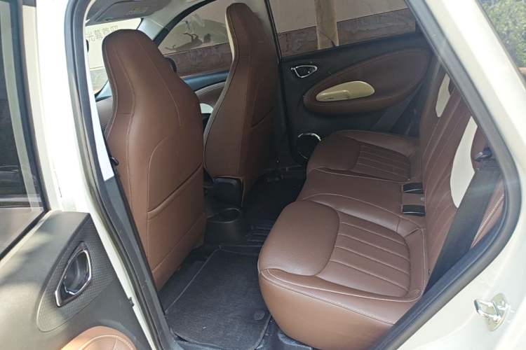 Used Wuling Bingo 2023 333 km Enjoyment Version Left Rear Seat