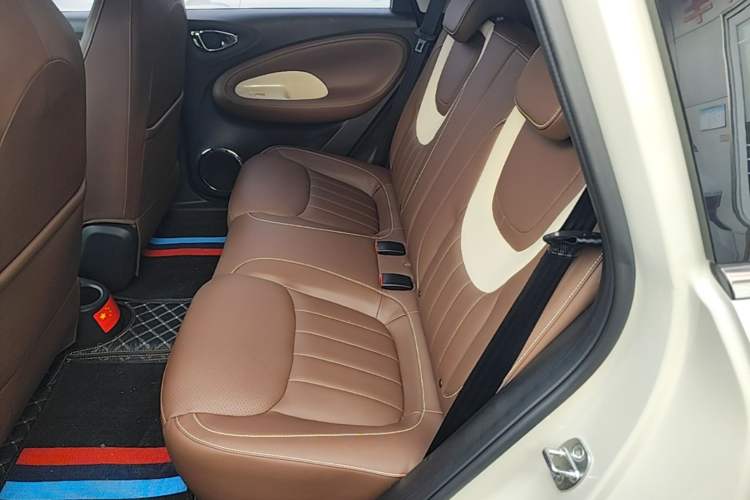 Used Wuling Bingo 2023 410 km Lingxi Deluxe Edition Left Rear Seat