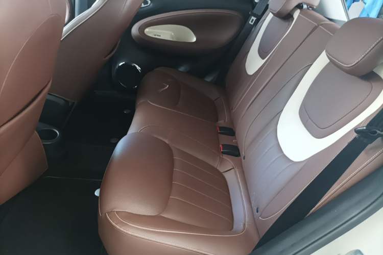 Used Wuling Bingo 2023 333 km Enjoyment Version Left Rear Seat