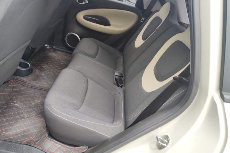 Used Wuling Bingo 2023 333 km Fast-Share Version Left Rear Seat