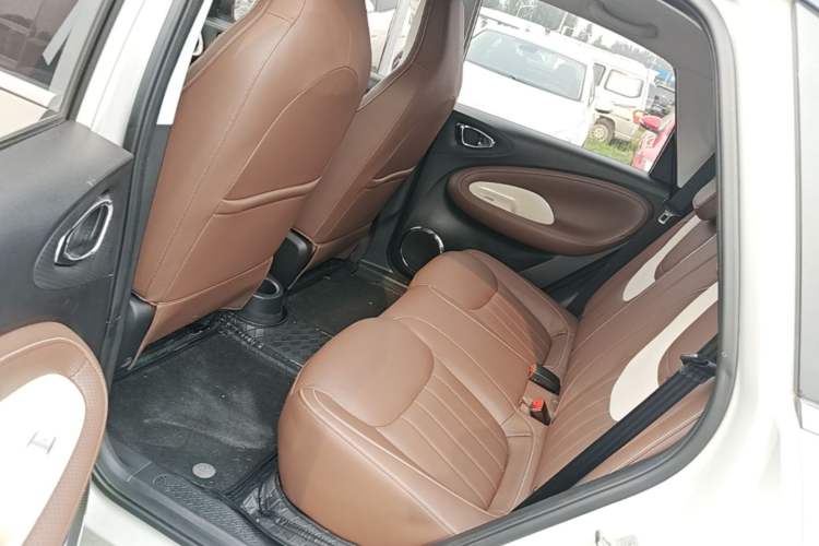 Used Wuling Bingo 2023 333 km Lingxi Connected Version Left Rear Seat