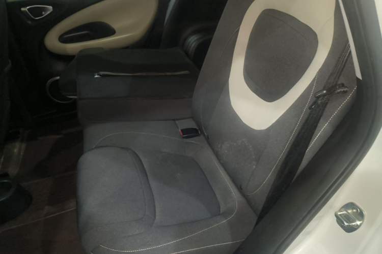 Used Wuling Bingo 2023 203km Light Edition Left Rear Seat