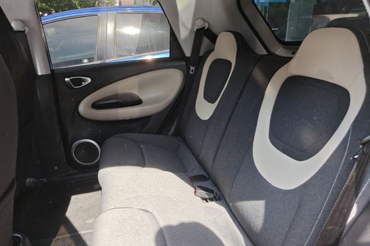 Used Wuling Bingo 2023 203km Light Edition Left Rear Seat