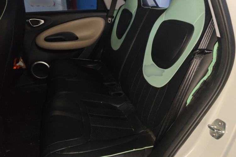 Used Wuling Bingo 2023 333 km Fast-Share Version Left Rear Seat