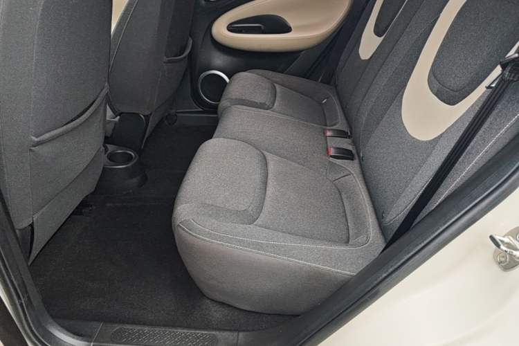 Used Wuling Bingo 2023 203km Light Edition Left Rear Seat