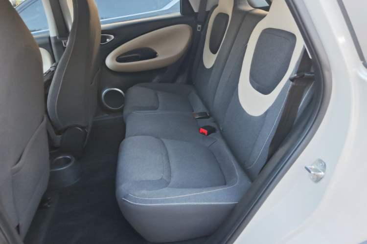 Used Wuling Bingo 2023 203km Light Edition Left Rear Seat