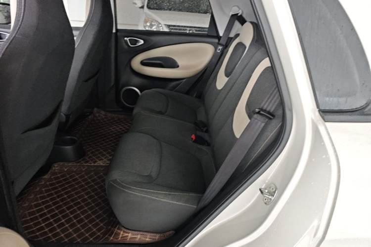 Used Wuling Bingo 2023 203km Light Edition Left Rear Seat