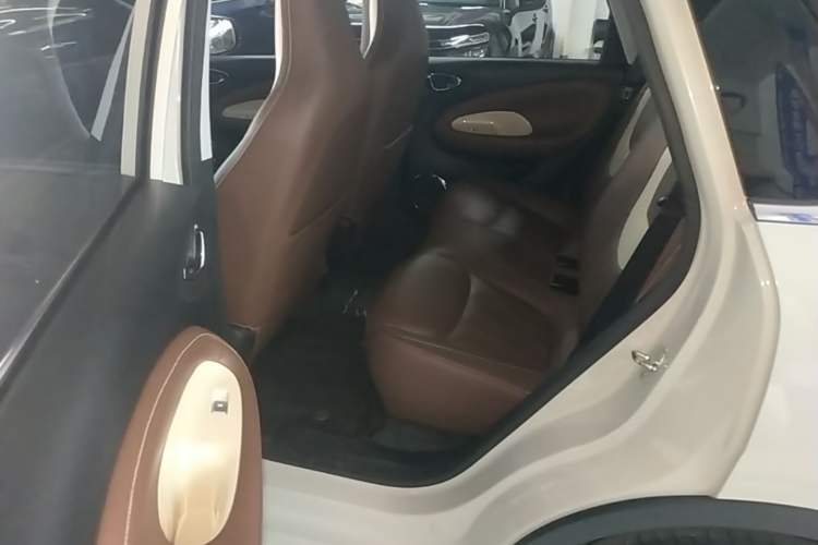 Used Wuling Bingo 2023 333 km Enjoyment Version Left Rear Seat