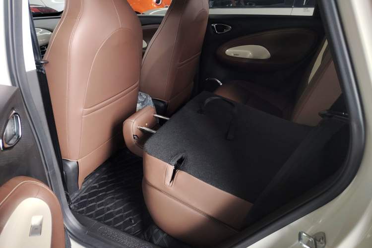 Used Wuling Bingo 2023 333 km Enjoyment Version Left Rear Seat