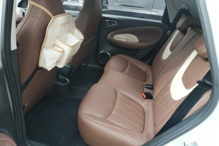 Used Wuling Bingo 2023 333 km Lingxi Connected+ Version Left Rear Seat