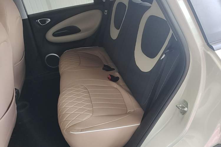 Used Wuling Bingo 2023 203km Light Edition Left Rear Seat