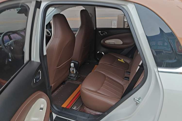 Used Wuling Bingo 2023 333 km Lingxi Connected Version Left Rear Seat