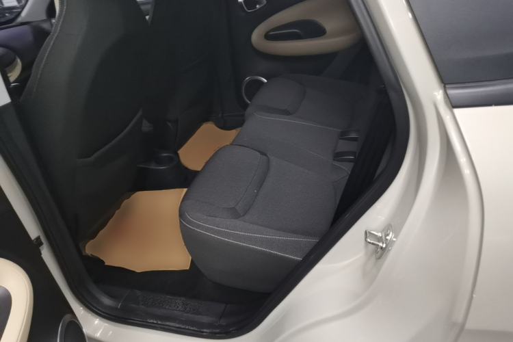 Used Wuling Bingo 2023 203km Light Edition Left Rear Seat