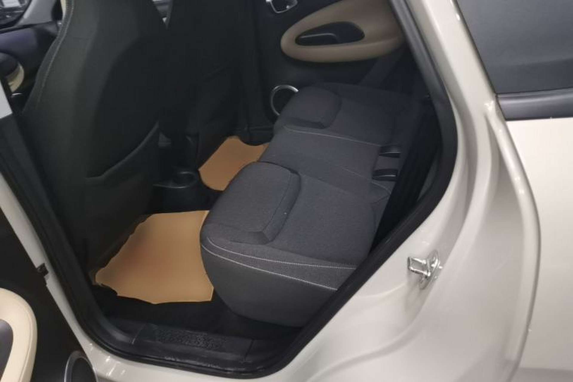 Used Wuling Bingo 2023 203km Light Edition Left Rear Seat