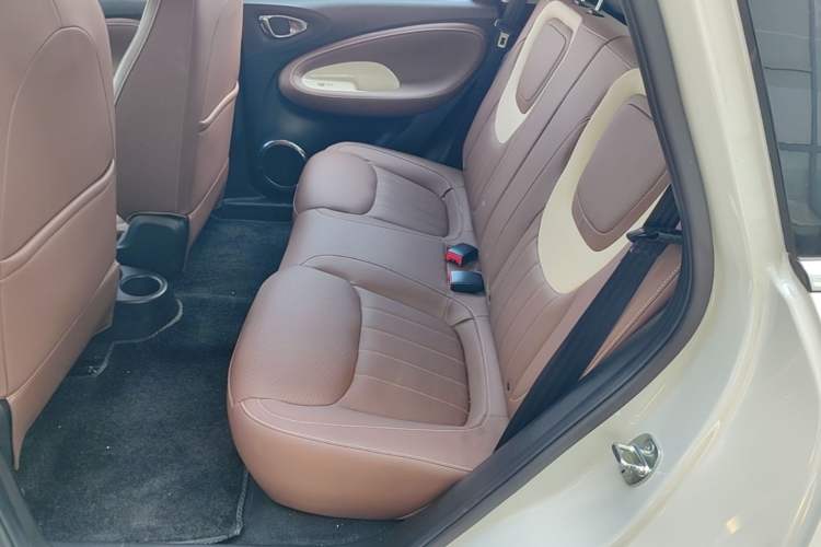 Used Wuling Bingo 2023 333 km Lingxi Connected+ Version Left Rear Seat