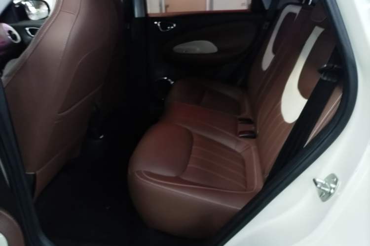 Used Wuling Bingo 2023 333 km Lingxi Connected Version Left Rear Seat