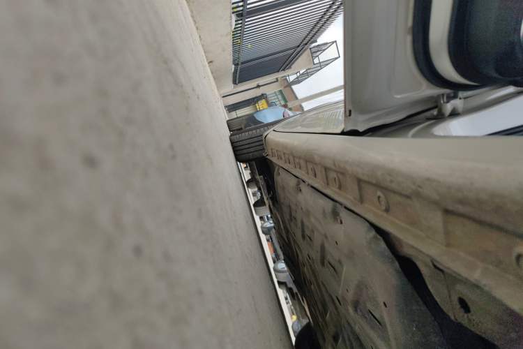 Used Wuling Bingo 2023 333 km Lingxi Connected Version Left Side Sill
