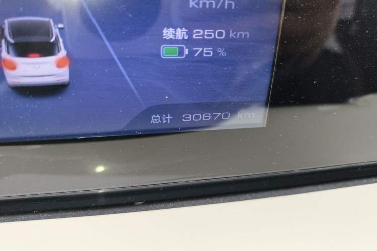 Used Wuling Bingo 2023 333 km Enjoyment Version Odometer Close Up