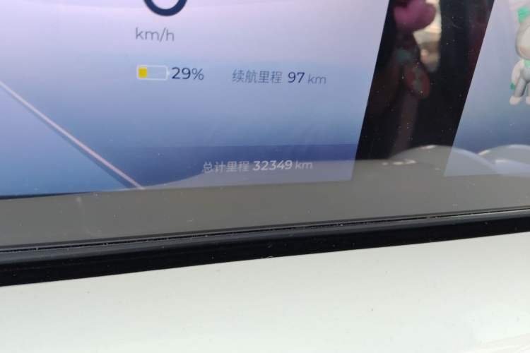 Used Wuling Bingo 2023 333 km Lingxi Connected Version Odometer Close Up