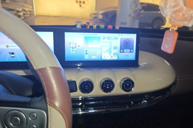 Used Wuling Bingo 2023 333 km Lingxi Connected+ Version Odometer Close Up