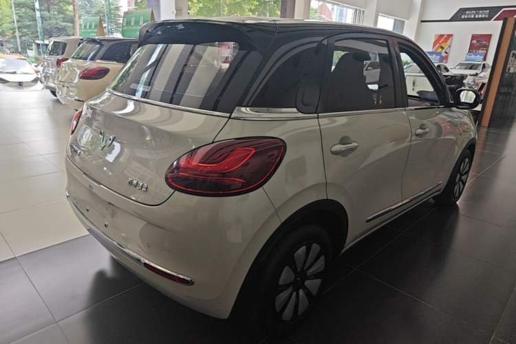 Used Wuling Bingo 2023 203km Comfort Edition Rear Right 45 Deg