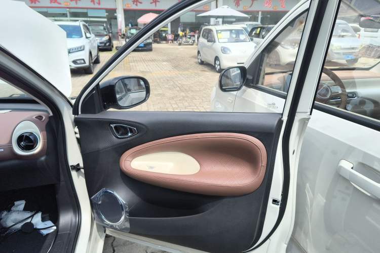 Used Wuling Bingo 2023 333 km Enjoyment Version Right Front Door Interior