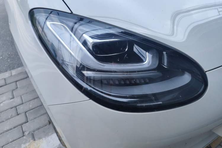Used Wuling Bingo 2023 203km Comfort Edition Right Front Headlight