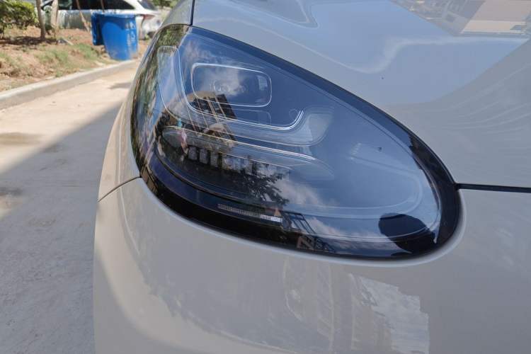 Used Wuling Bingo 2023 203km Comfort Edition Right Front Headlight