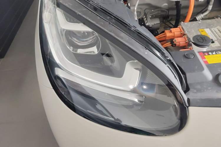 Used Wuling Bingo 2023 333 km Fast-Share Version Right Front Headlight
