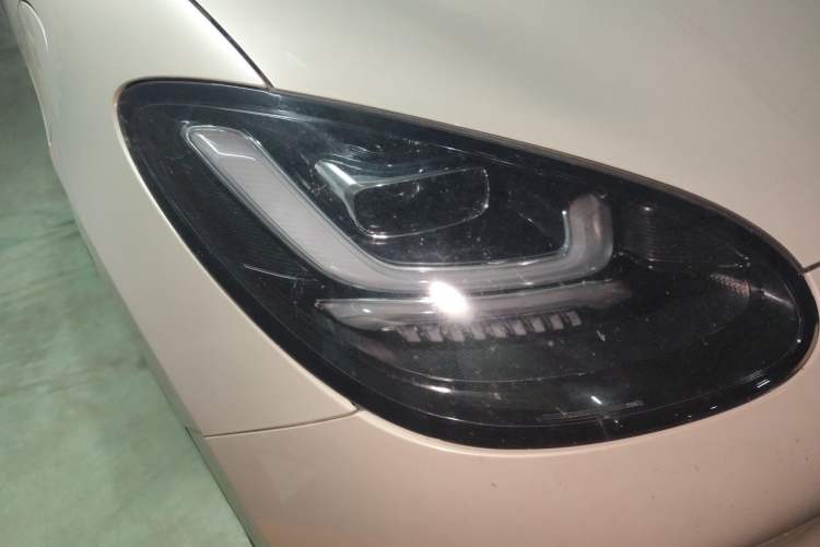 Used Wuling Bingo 2023 333km Enjoy+ Version Right Front Headlight