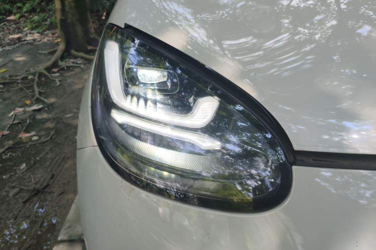 Used Wuling Bingo 2023 333 km Lingxi Connected+ Version Right Front Headlight