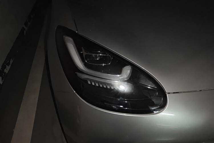 Used Wuling Bingo 2023 333km Enjoy+ Version Right Front Headlight