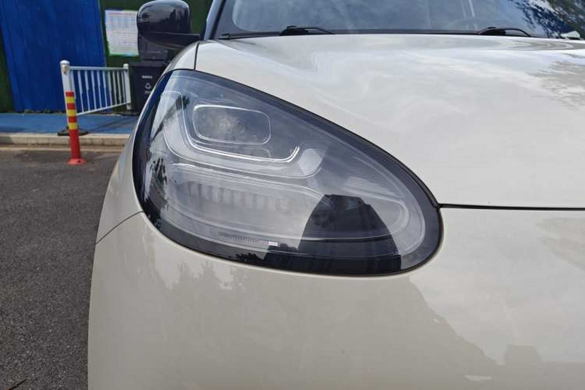 Used Wuling Bingo 2023 333 km Lingxi Connected Version Right Front Headlight