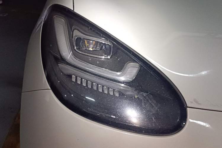 Used Wuling Bingo 2023 333 km Lingxi Connected Version Right Front Headlight
