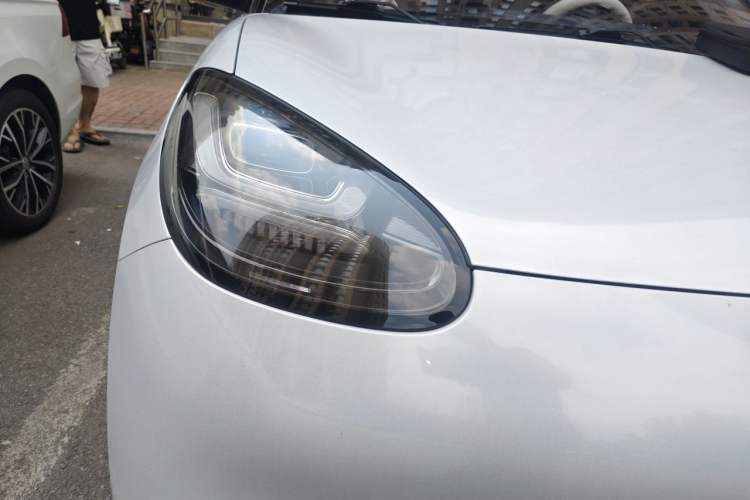 Used Wuling Bingo 2023 203km Comfort Edition Right Front Headlight