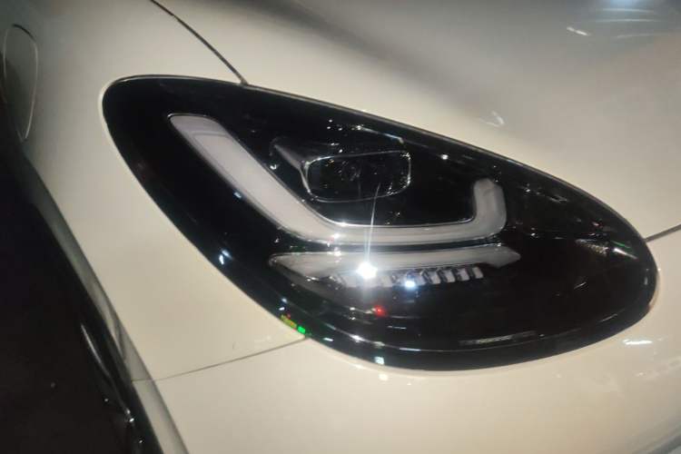 Used Wuling Bingo 2023 333km Enjoy+ Version Right Front Headlight